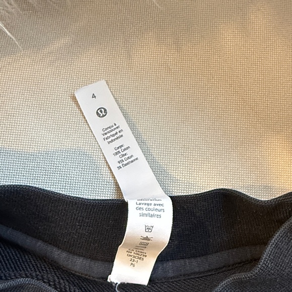 lululemon black crewneck - Picture 2 of 4